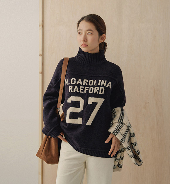 5DA32479CW_Carolina Lettering Turtleneck Knitwear