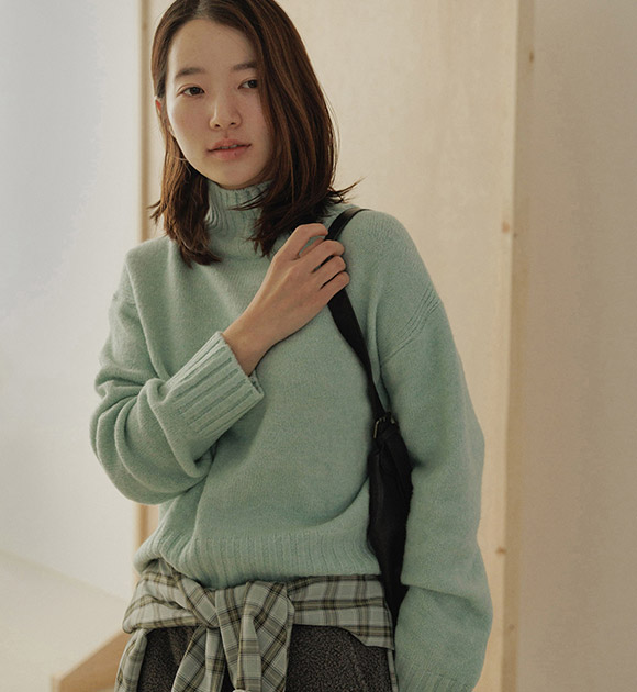 5DA32469HN_Simple Relaxed-Fit Turtleneck Knitwear