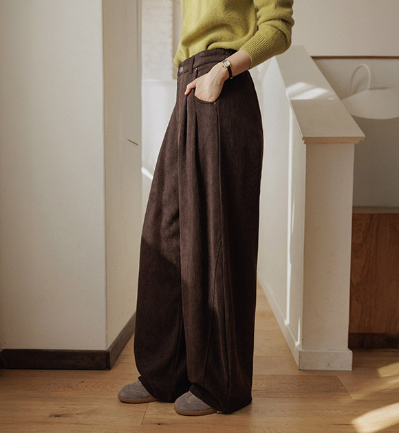 5DA32493CW_Robi Fleece‑lined Corduroy Two‑way Pintuck Curved Pants