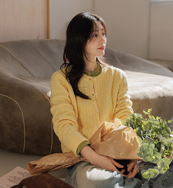 Bright Cable-knit Spring Cardigan