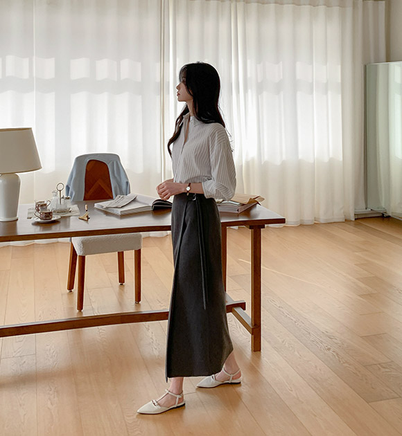 Roa Strap Slit Skirt