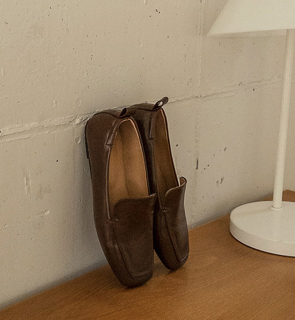 Minimal Square Light Loafers