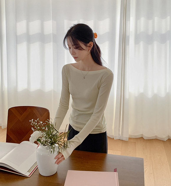 Smooth boatneck corduroy tee