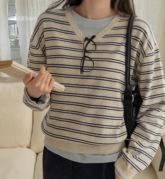 Preppy Stripe V-Neck Knitwear