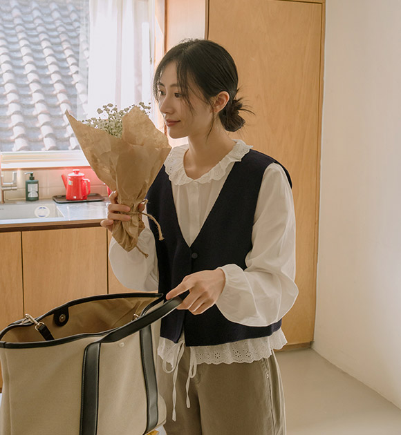 Matte Button V-Neck Knit Vest