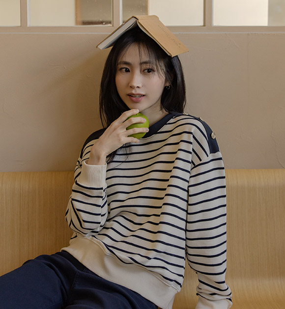 Stay Shoulder Button Striped Sweatshirt
