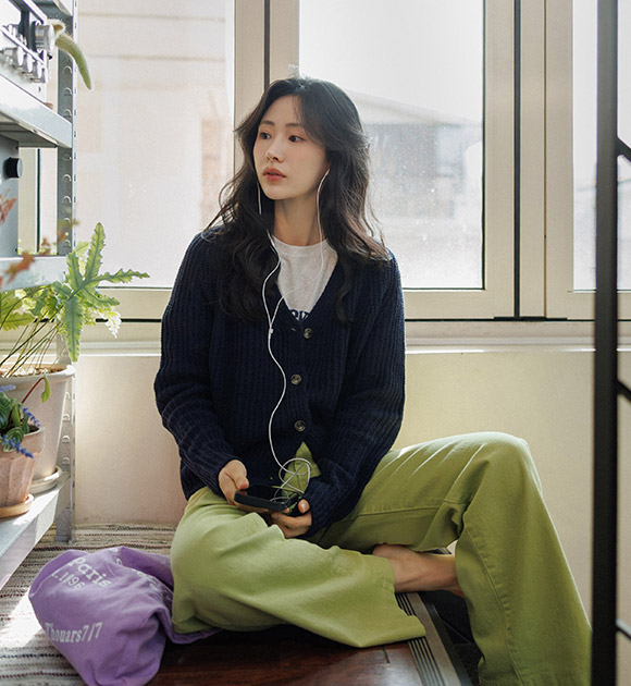 Fluffy Boucle Ribbed V-neck Cardigan