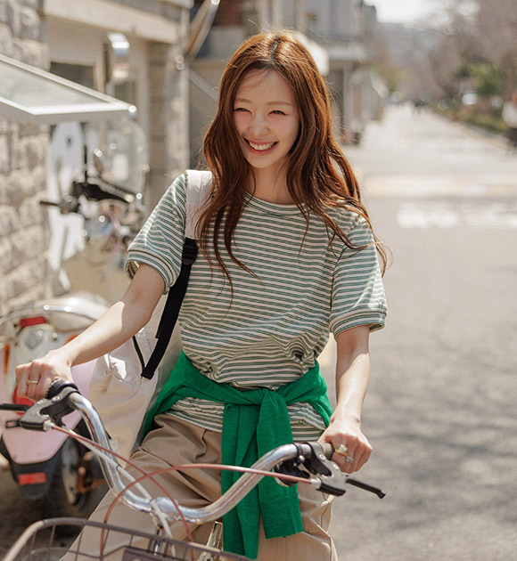 Duis Two-stripe Short-sleeved Sweatshirt