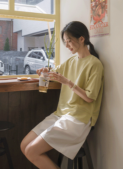 Piyo Embroidered Short-sleeve Sweatshirt