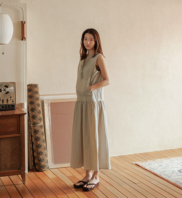 Kino Half-Zip Rustling Sleeveless Dress