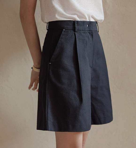 Bar Tack Pocket Pintuck Half Pants