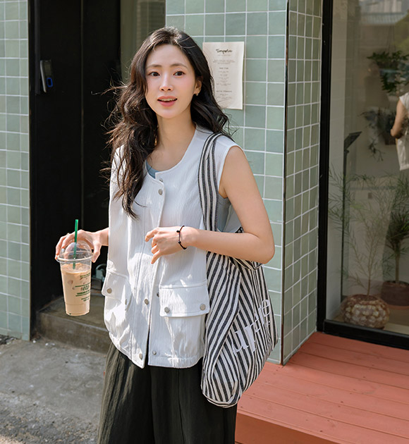 Cool and Comfortable Crinkled Fabric Vest