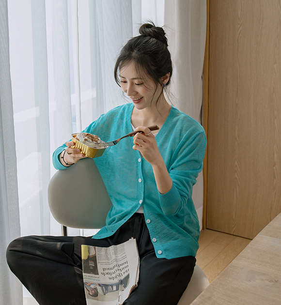 Summer-colored Cool Linen V-neck Cardigan