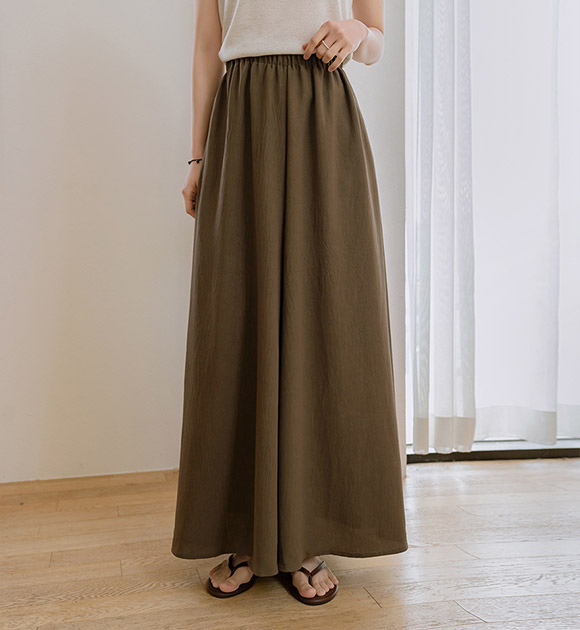 Light, Breezy Elastic Banding Culotte Pants