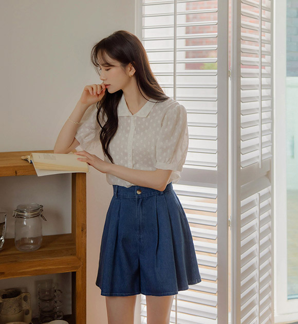 Are Flower Dot Collared Blouse