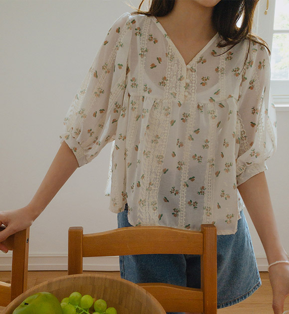 Uni Flower Pattern Chiffon Blouse