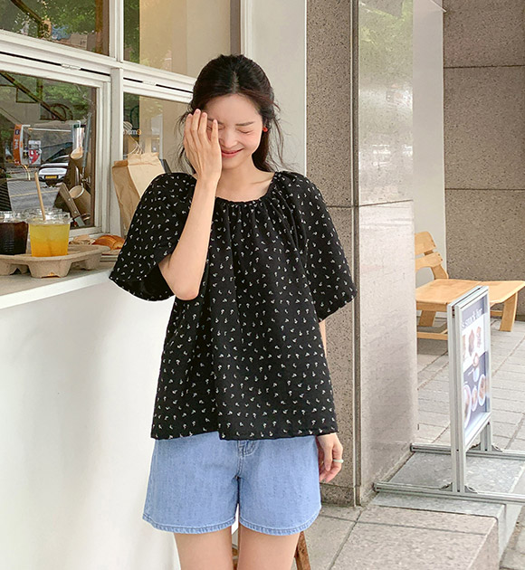 Solas Flower Pattern Flare Tee