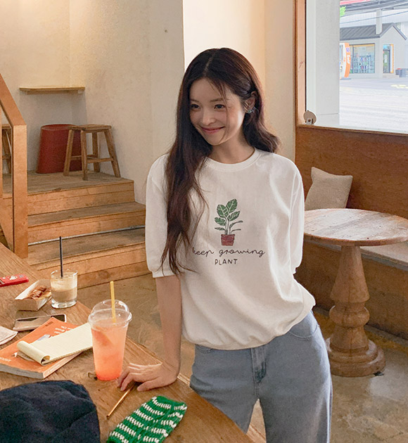 Leaf Lettering Short-Sleeve Sweatshirt