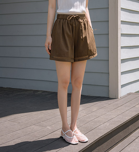 Round Lace Eyelet Banded Pants