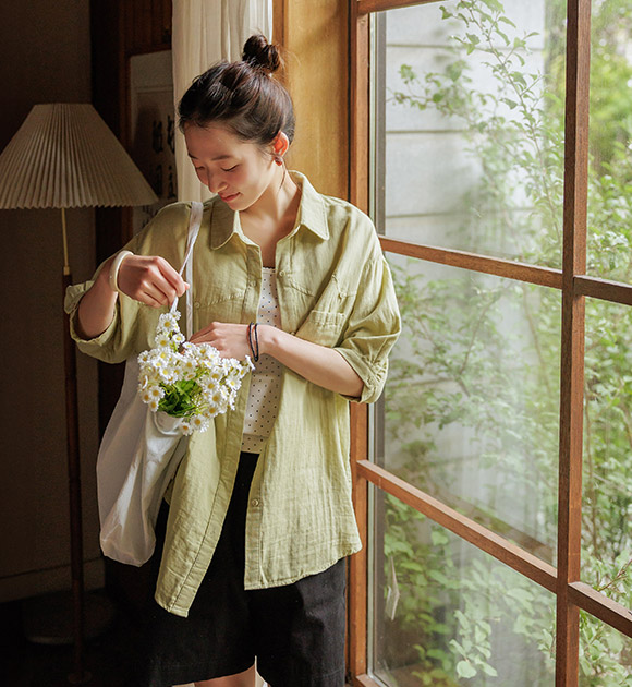 Soft Gauze Cotton Wavy-Button Half-Sleeve Shirt
