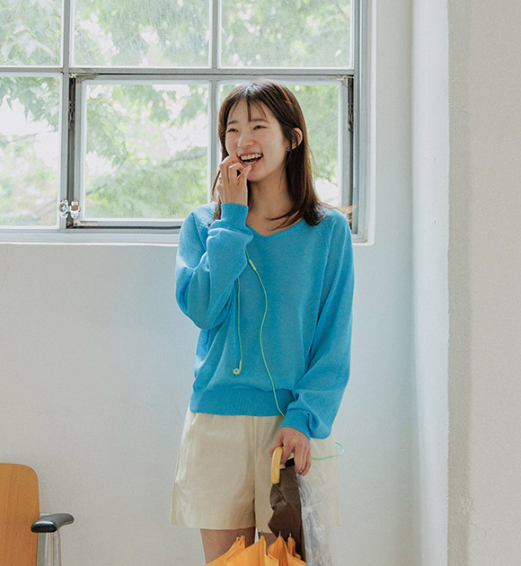 Cool Wave Linen V-neck Knitwear
