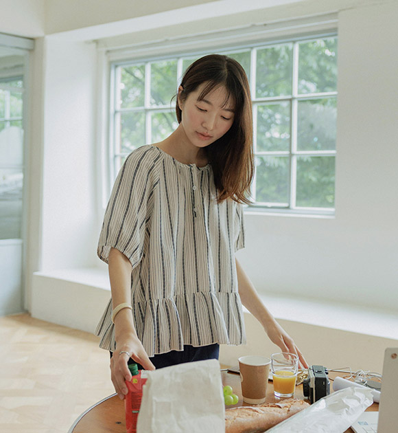 [JUST BETTER] Ethnic Ruffle Raglan Blouse