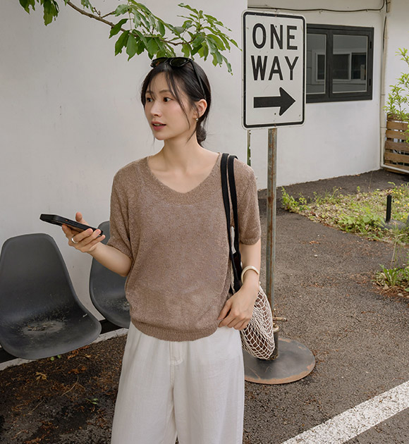 Cool Summer Slub V-necked Knitwear
