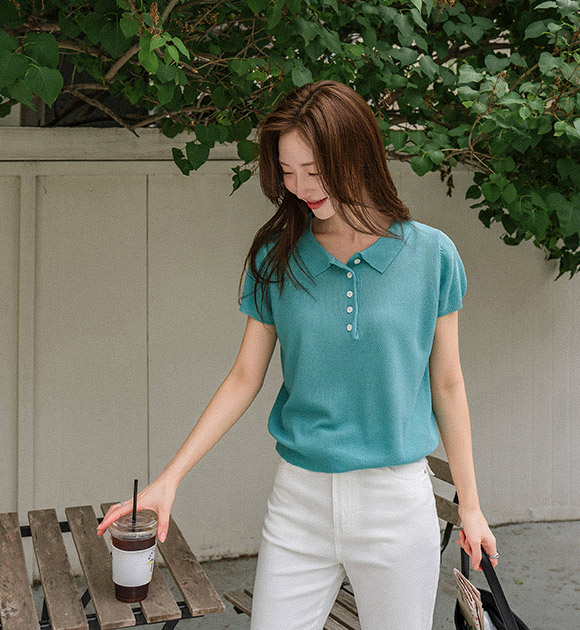 Neat Collar Half-Open Knitwear