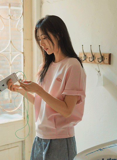 Butter Embroidered Pintuck Balloon Sweatshirt