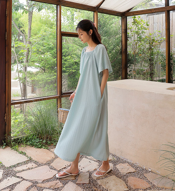 [JUST BETTER] Ripple Wrinkle-Free Shirred Dress