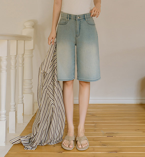 Light-washed Spandex Above-knee Denim