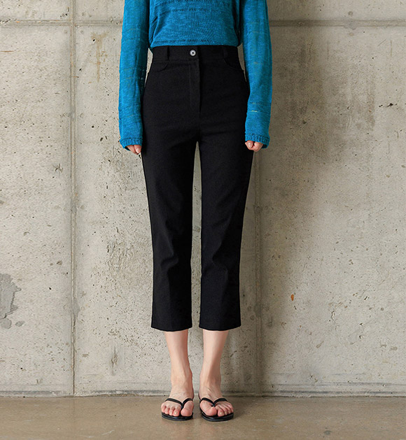 [JUST BETTER] Comfort Just-Fit Capri Pants