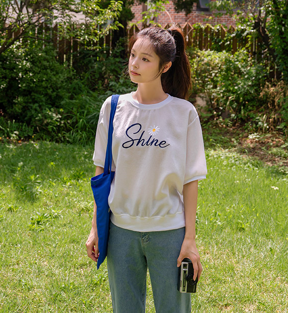 Lef Flower Embroidery Short-Sleeve Sweatshirt