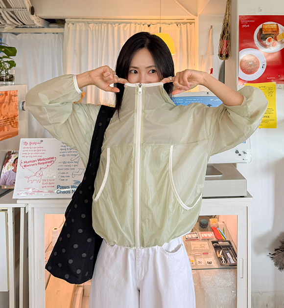 Lightweight Color-Block Hooded Windbreaker