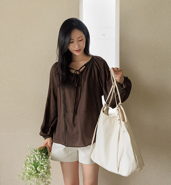More Buckle Shoulder Bag