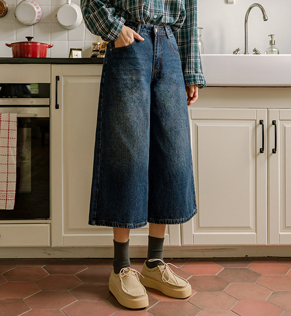 Deep Mood Bermuda Cropped Denim Pants