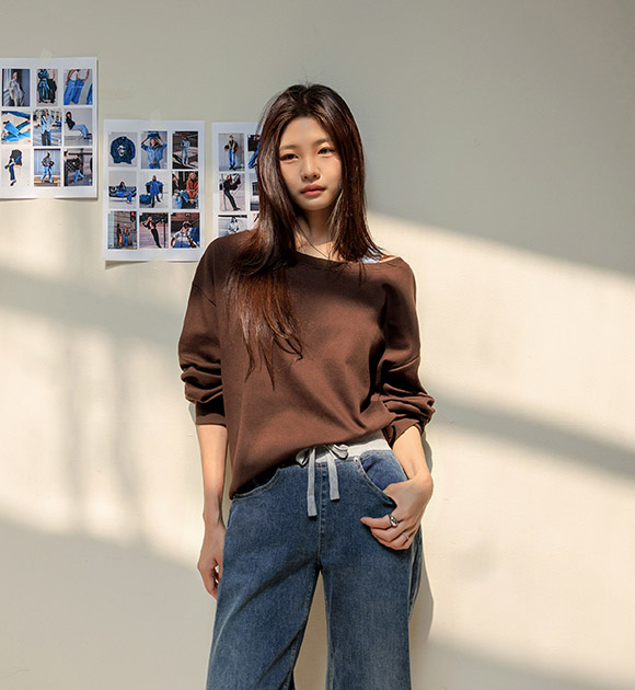 Kani Off-Shoulder Loose Sweatshirt