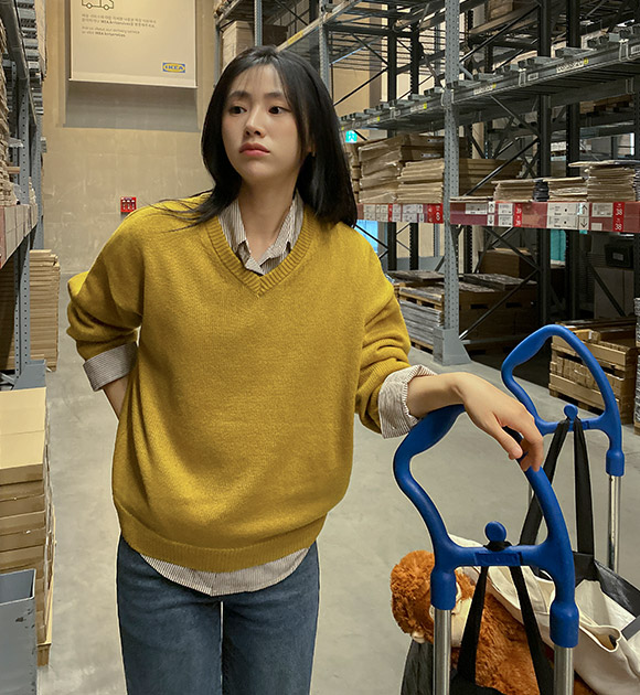 [JUST BETTER] Soft Loose Fit V-necked knitwear
