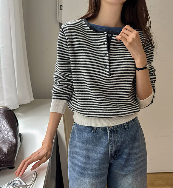 Time Half-Open Striped Knitwear