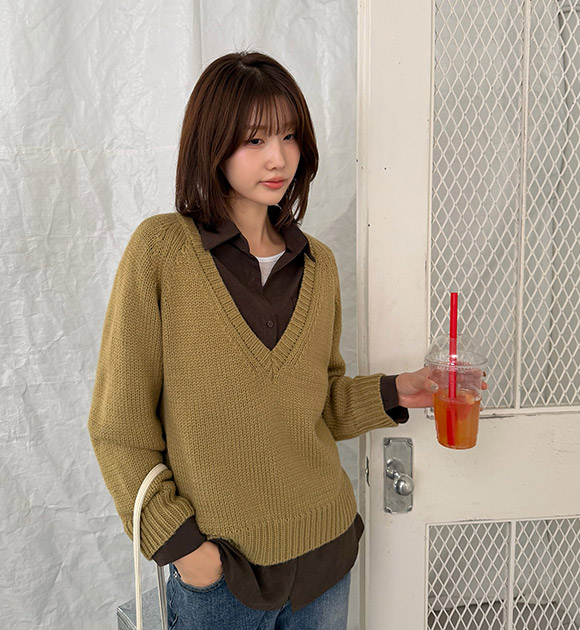 Deep V-Neck Soft Wool Knitwear