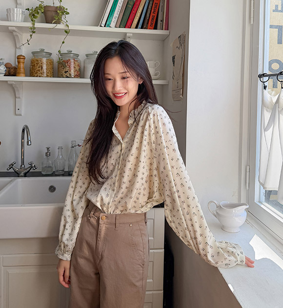 [🌸 Delicate Florals / Romantic Mood] [JUST BETTER] Fleur Raglan Blouse
