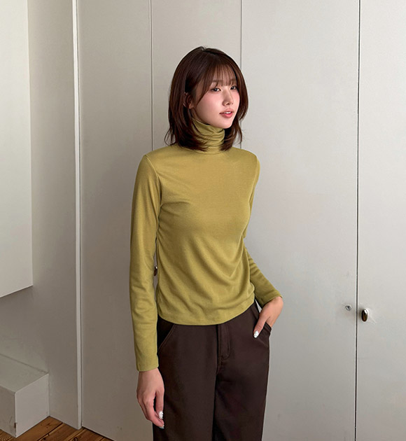 Basic Layering Turtleneck Tee
