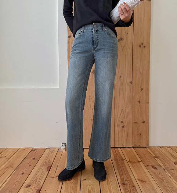 Sleek-Line Hidden-Banding Bootcut Jeans