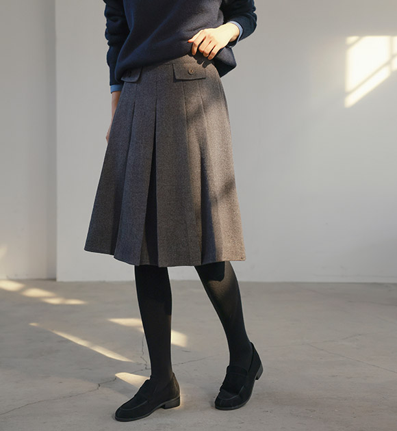 Melo button back banded wool skirt