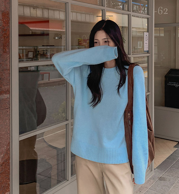 Fluffy Relaxed Fit Wool Knitwear (Round/V-necked)